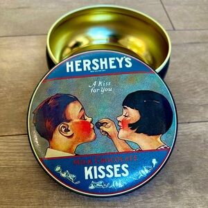 Vintage Hershey's Milk Chocolate Kisses Round Tin 1982 "A Kiss For You"